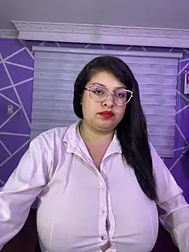 MiiaaJoness online show from May 2026 09:00:02 PM