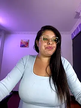 MiiaaJoness online show from December 2025 06:29:01 PM