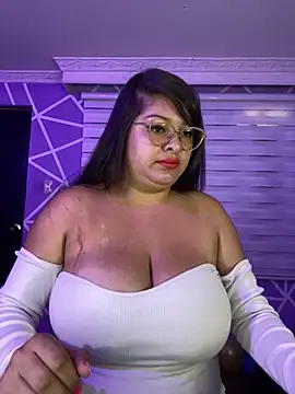 MiiaaJoness online show from October 2025 03:35:02 PM