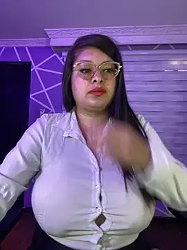 MiiaaJoness online show from October 2025 03:42:01 PM