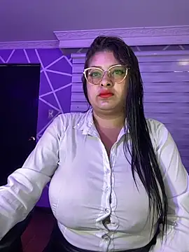 MiiaaJoness online show from October 2025 03:22:02 PM