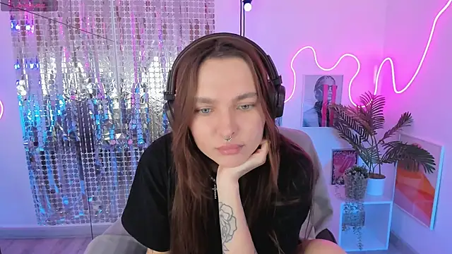 ChloeSunny online show from July 2026 01:51:01 PM