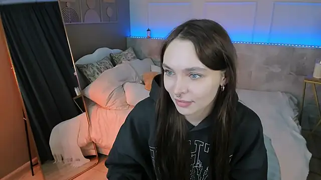 Snapshot of ChloeSunny chatting on May 2026 02:01:01 PM ChloeSunny online show from May 2026 02:01:01 PM