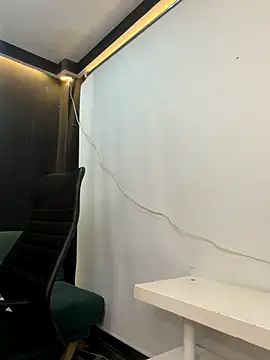 CelesteBrucee online show from December 2025 07:59:02 PM