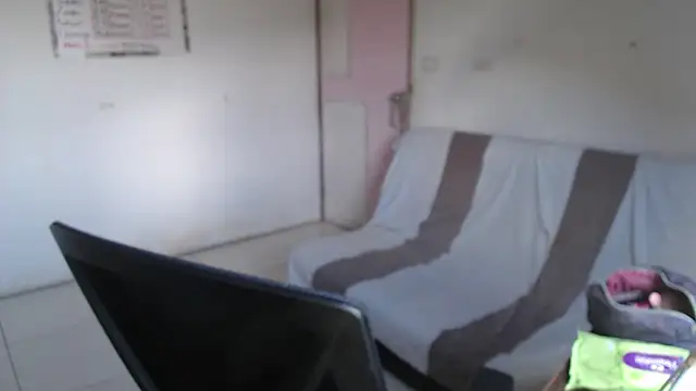 girl milk2 online show from December 2025 04:01:01 PM