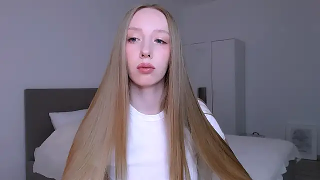 Luna insniity online show from March 2026 08:21:02 PM