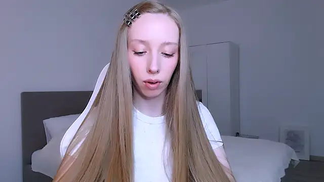 Luna insniity online show from February 2026 08:52:02 PM