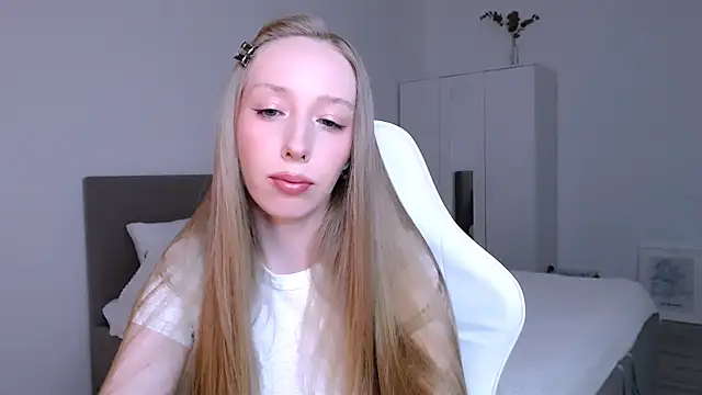 Luna insniity online show from January 2026 08:56:01 PM