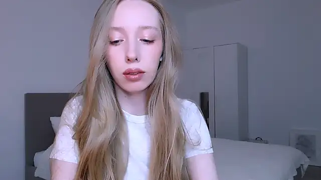 Luna insniity online show from March 2026 09:35:02 PM