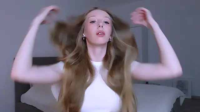 Luna insniity online show from February 2026 08:53:02 PM