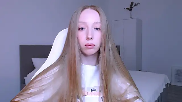 Luna insniity online show from December 2025 09:08:02 PM