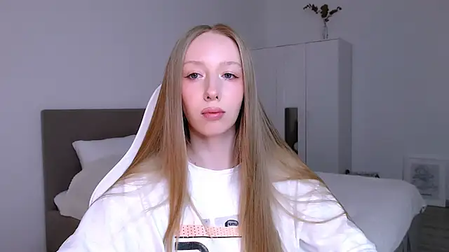 Luna insniity online show from January 2026 09:19:02 PM