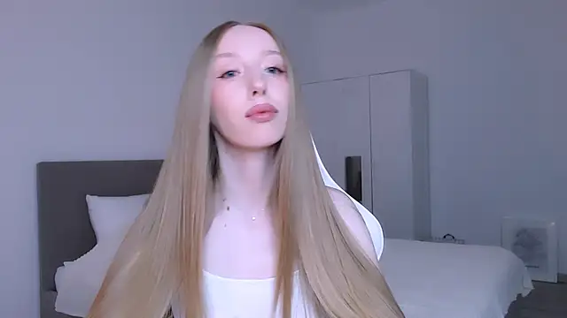 Luna insniity online show from March 2026 08:54:01 PM