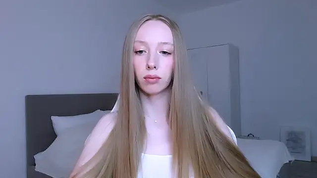 Luna insniity online show from March 2026 09:18:01 PM