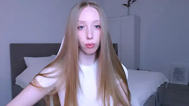 Luna insniity online show from December 2025 08:44:01 PM