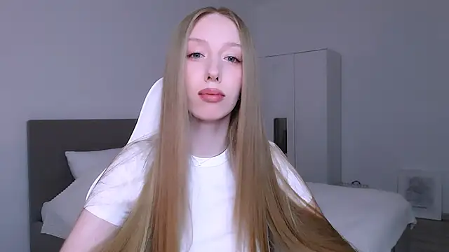 Luna insniity online show from March 2026 08:54:02 PM