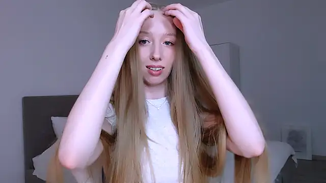 Luna insniity online show from March 2026 09:33:01 PM