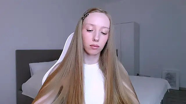 Luna insniity online show from February 2026 08:49:02 PM