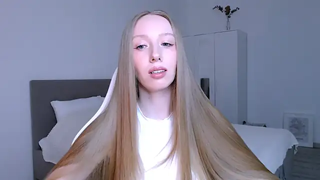 Luna insniity online show from January 2026 08:34:01 PM