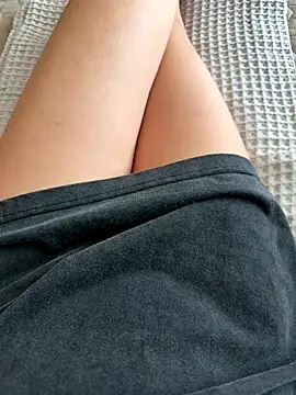 Donna Evans online show from October 2025 04:14:02 AM