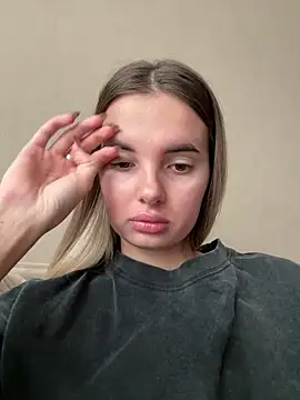 Donna Evans online show from October 2025 03:28:02 AM