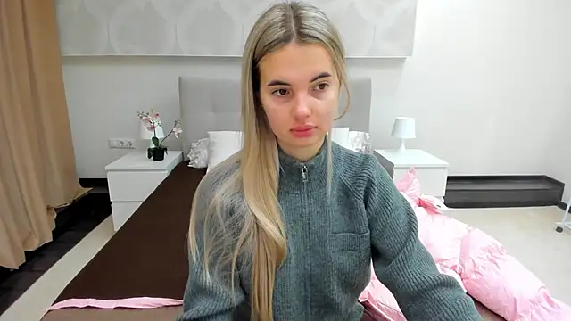 Donna Evans online show from November 2025 11:58:01 PM