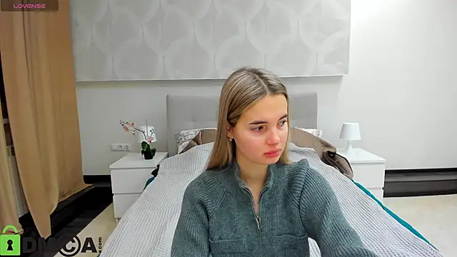 Donna Evans online show from November 2025 11:52:01 PM