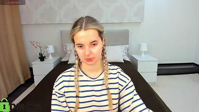 Donna Evans online show from April 2026 09:10:02 PM