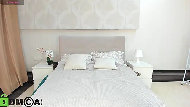 Donna Evans online show from November 2025 12:03:02 AM