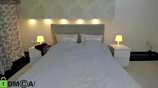 Donna Evans online show from September 2025 12:10:02 AM