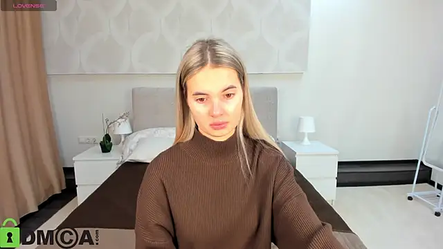 Donna Evans online show from November 2025 11:59:01 PM