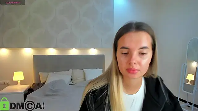 Donna Evans online show from September 2025 12:02:02 AM