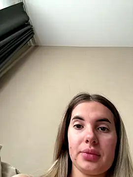 Donna Evans online show from October 2025 02:13:02 AM