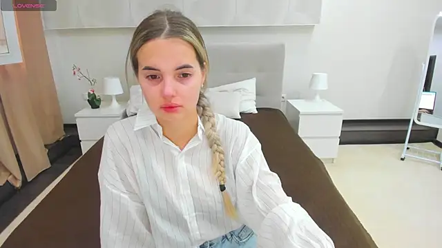Donna Evans online show from June 2026 11:35:02 PM