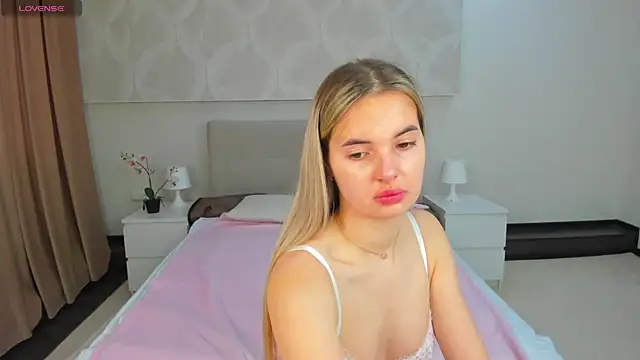 Donna Evans online show from May 2026 12:08:01 AM