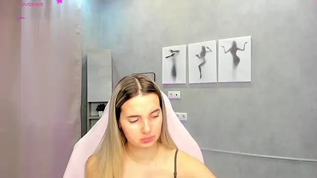 Donna Evans online show from February 2026 11:59:01 PM