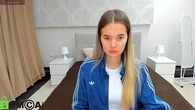 Donna Evans online show from September 2025 10:57:02 PM