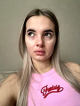 Donna Evans online show from November 2025 03:21:02 AM