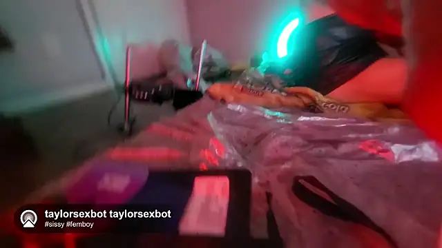 Taylorsexbot online show from May 2026 01:30:01 PM