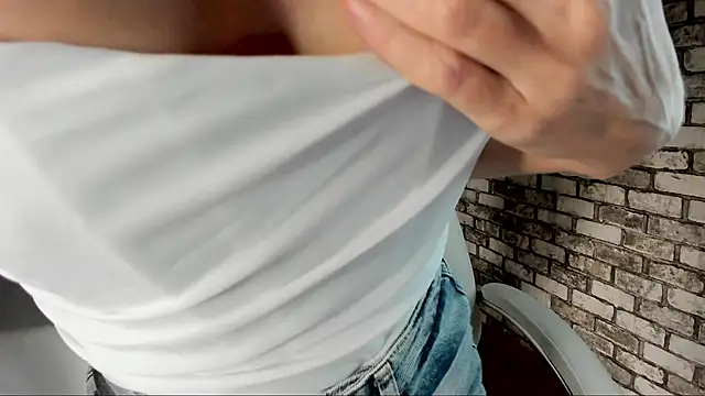 Eva Melow online show from November 2025 06:51:02 PM