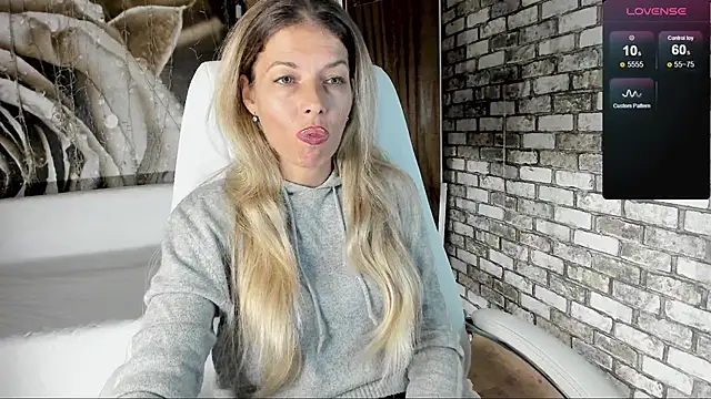 Eva Melow online show from September 2025 03:07:02 PM
