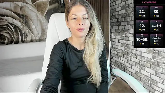 Eva Melow online show from September 2025 01:59:02 PM