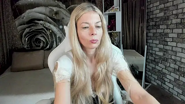 Eva Melow online show from May 2026 01:15:01 PM