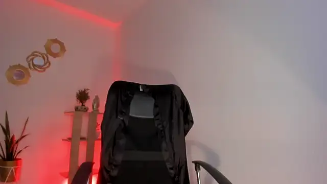 Snapshot of aliss_ev chatting on March 2025 08:00:02 PM aliss ev online show from March 2025 08:00:02 PM