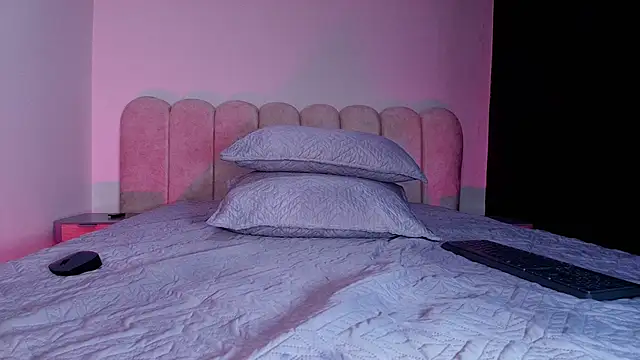 lucyy gray online show from November 2025 03:10:01 AM