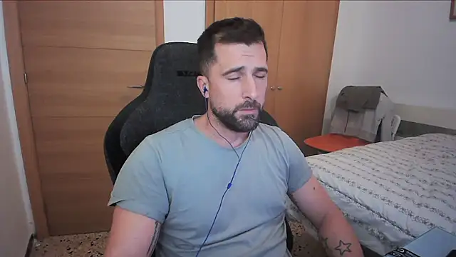 alex877x online show from October 2025 07:43:01 AM
