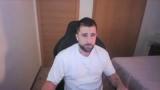 Snapshot of alex877x chatting on December 2025 12:55:01 PM alex877x online show from December 2025 12:55:01 PM