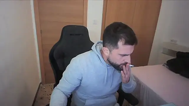 Snapshot of alex877x chatting on November 2025 02:22:01 AM alex877x online show from November 2025 02:22:01 AM