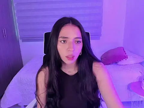 Snapshot of Camila_ec2 chatting on February 2026 10:45:02 PM Camila ec2 online show from February 2026 10:45:02 PM