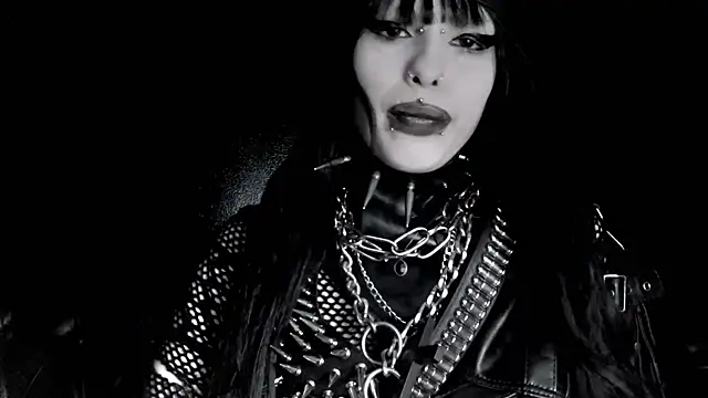 XXIOUX online show from April 2026 04:03:01 AM